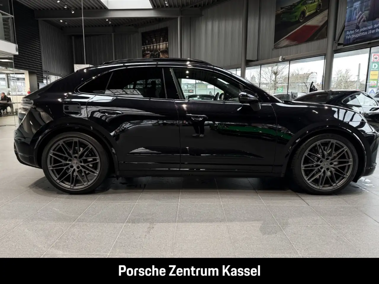 Porsche Macan Turbo Electric 4