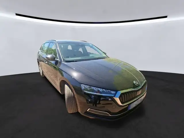 Skoda Octavia view 6