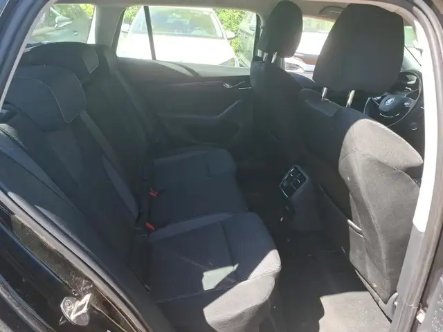 Skoda Octavia view 9