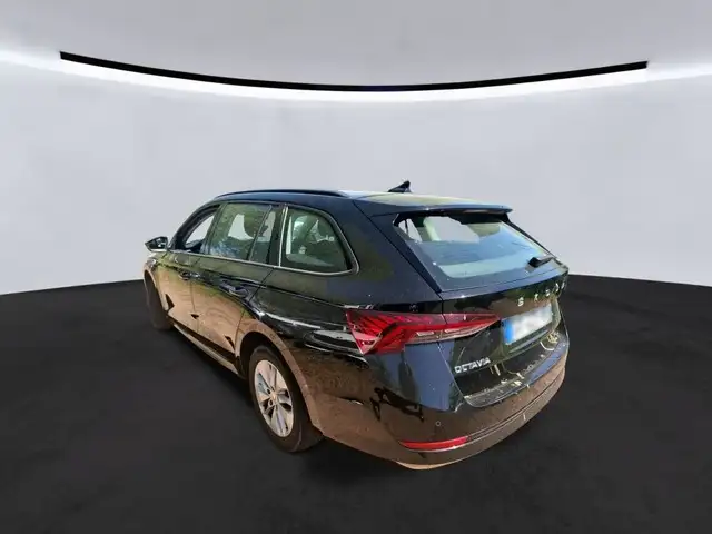 Skoda Octavia view 7