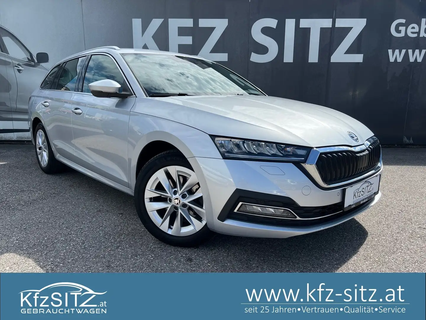 Skoda Octavia Combi 2,0 TDI 4x4 Style DSG | AHK Silber - 1