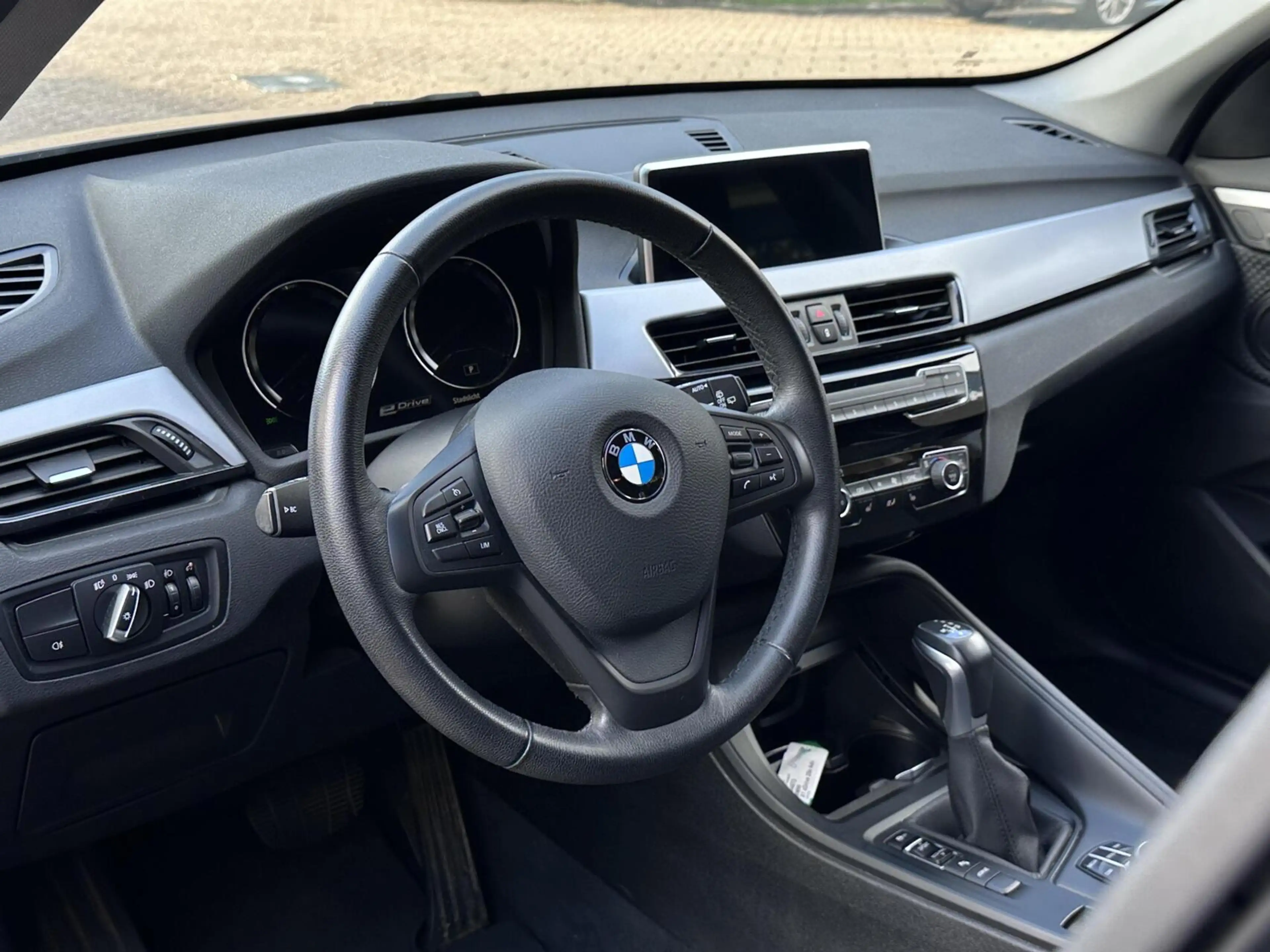 BMW X1 xDrive25e Led, Camera, Navi, Bluetooth, LM.. — photo 2