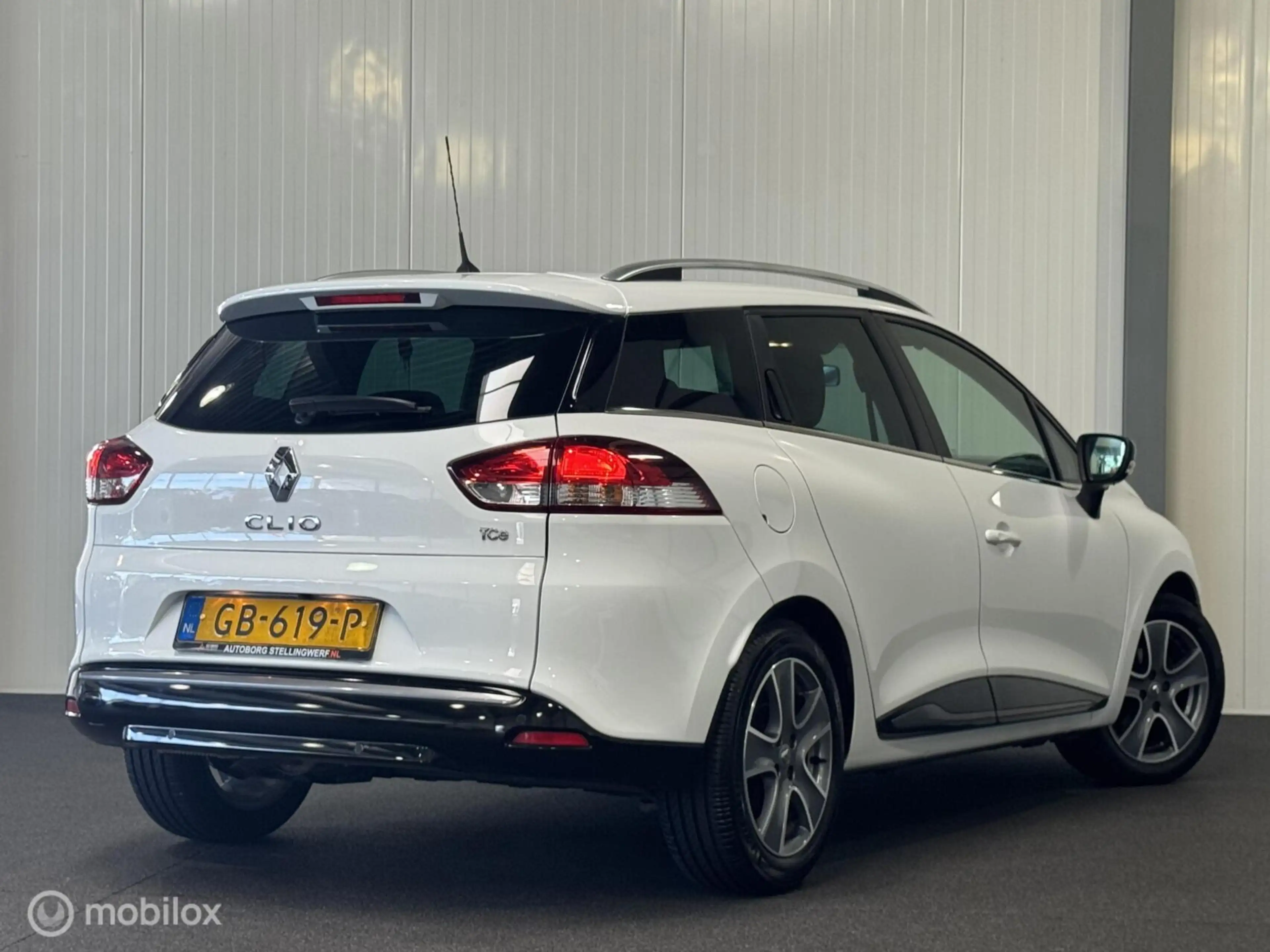 Renault Clio Estate 0.9 TCe Night&Day [ NAP cruise camera LM ] — photo 6