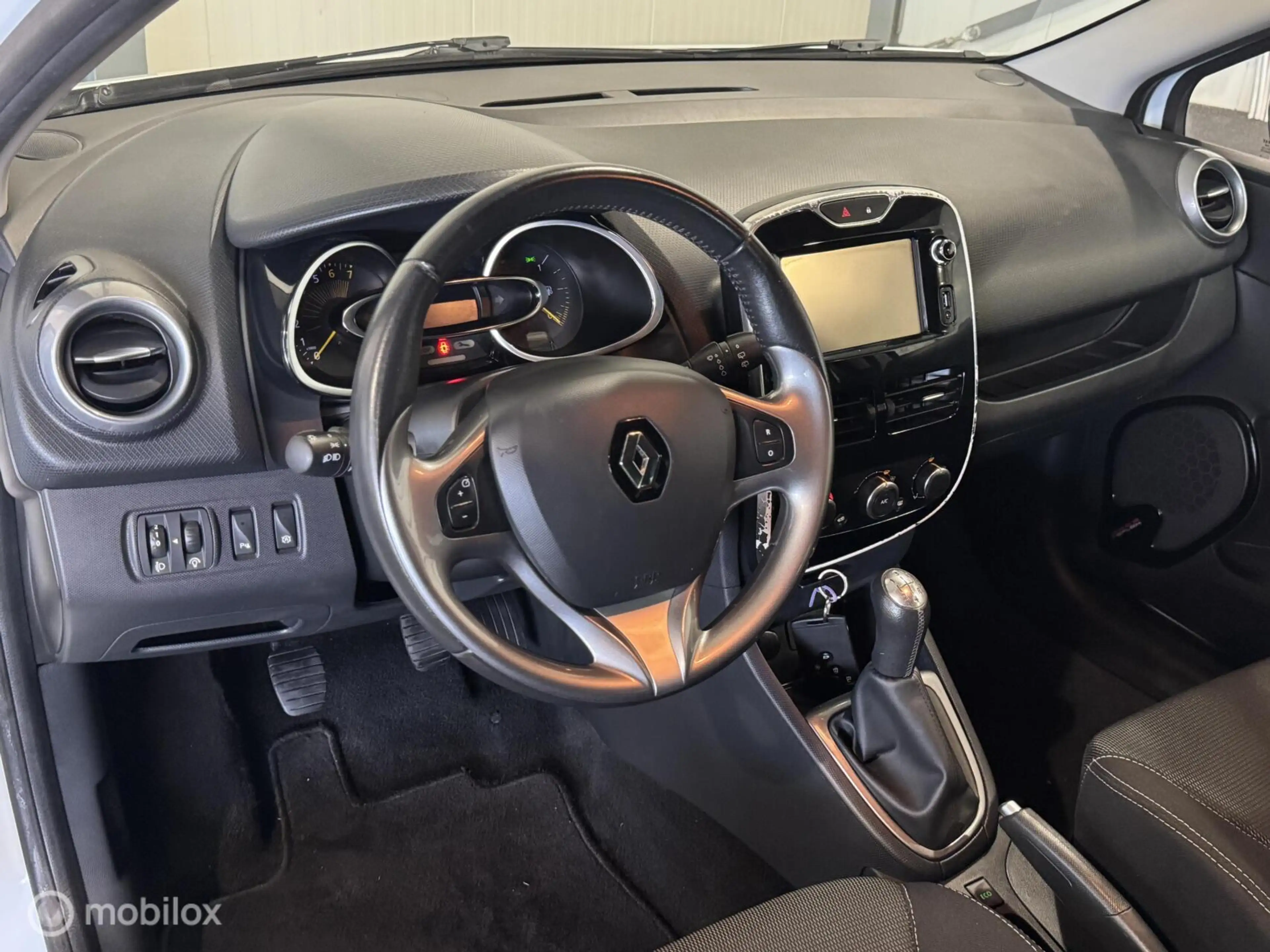 Renault Clio Estate 0.9 TCe Night&Day [ NAP cruise camera LM ] — photo 7