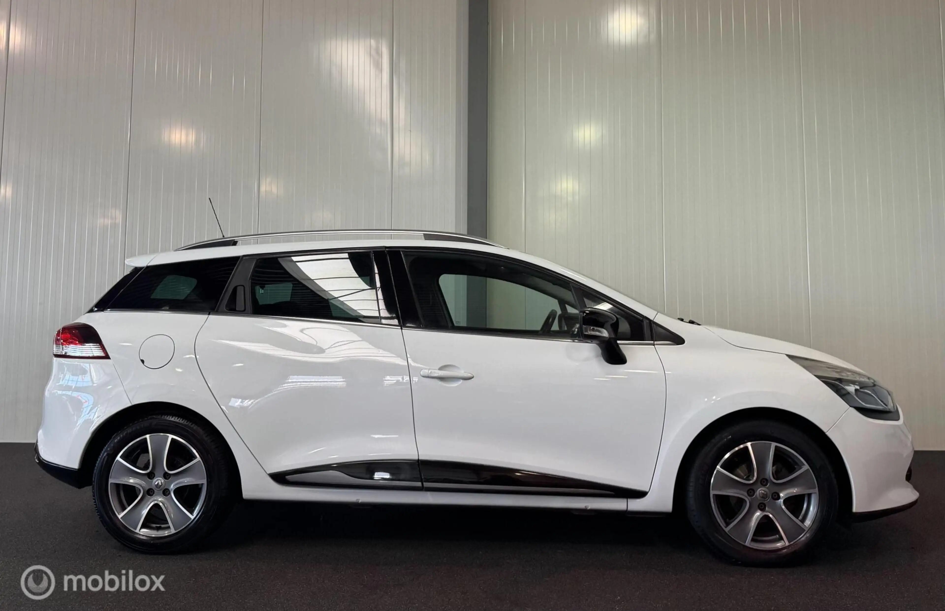 Renault Clio Estate 0.9 TCe Night&Day [ NAP cruise camera LM ] — photo 5