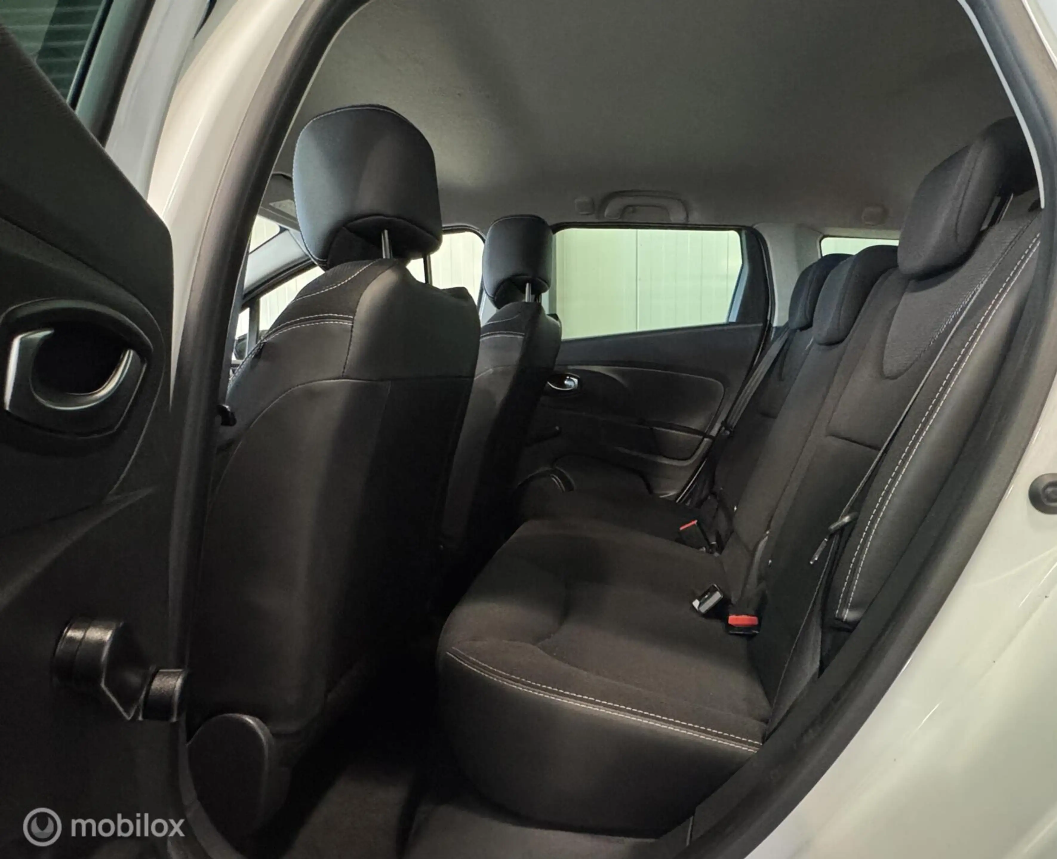 Renault Clio Estate 0.9 TCe Night&Day [ NAP cruise camera LM ] — photo 10