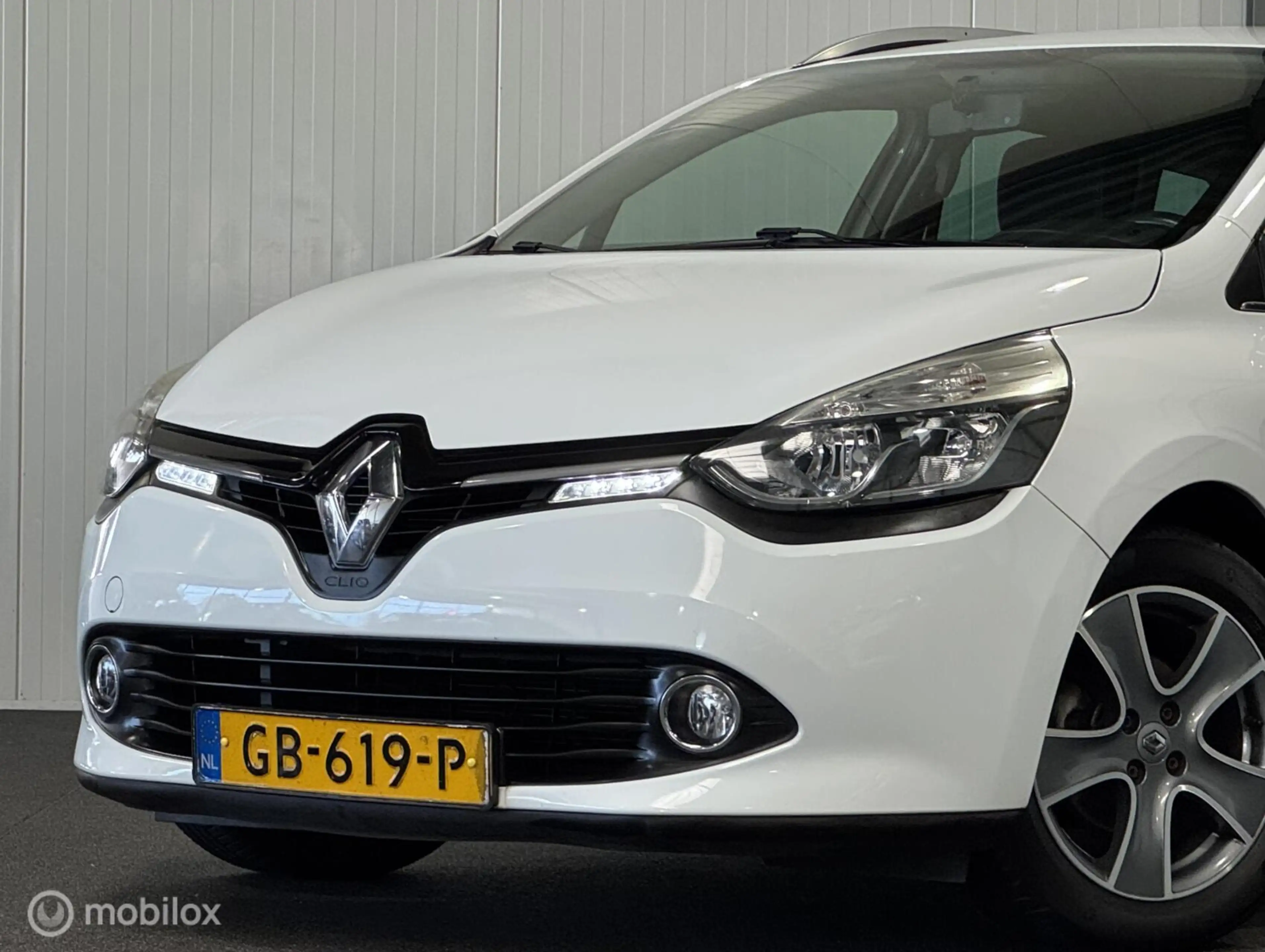 Renault Clio Estate 0.9 TCe Night&Day [ NAP cruise camera LM ] — photo 22