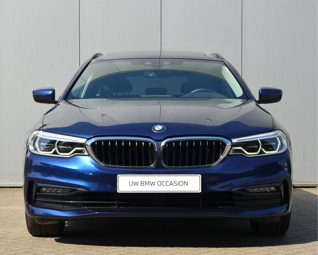 BMW 530 5 Serie Touring 530i xDrive High Executive Sport L Blauw - 2