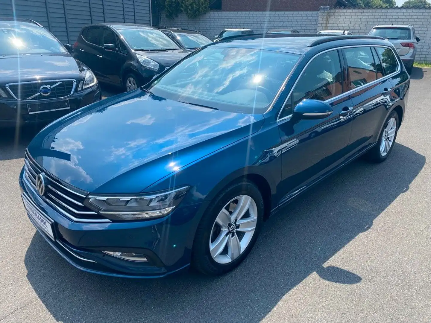 Volkswagen Passat Variant 2.0 TDI DSG  Business 4Motion Blauw - 1