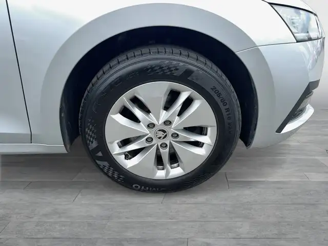 Skoda Octavia view 7