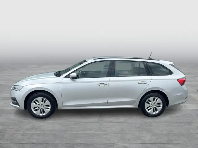 Skoda Octavia view 3