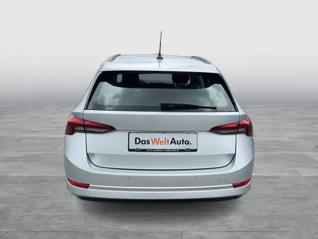 Skoda Octavia view 5
