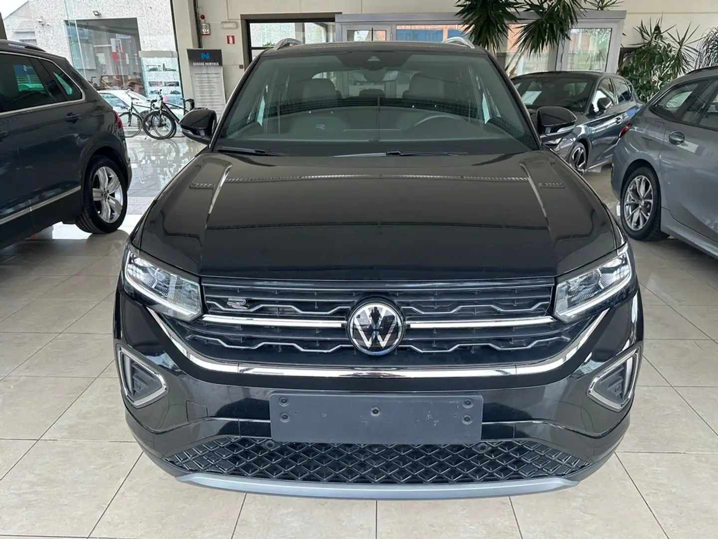 Volkswagen T-Cross 1.5 TSI DSG R-Line|Camera|IQ.Light|Keyless|Smartli Schwarz - 2