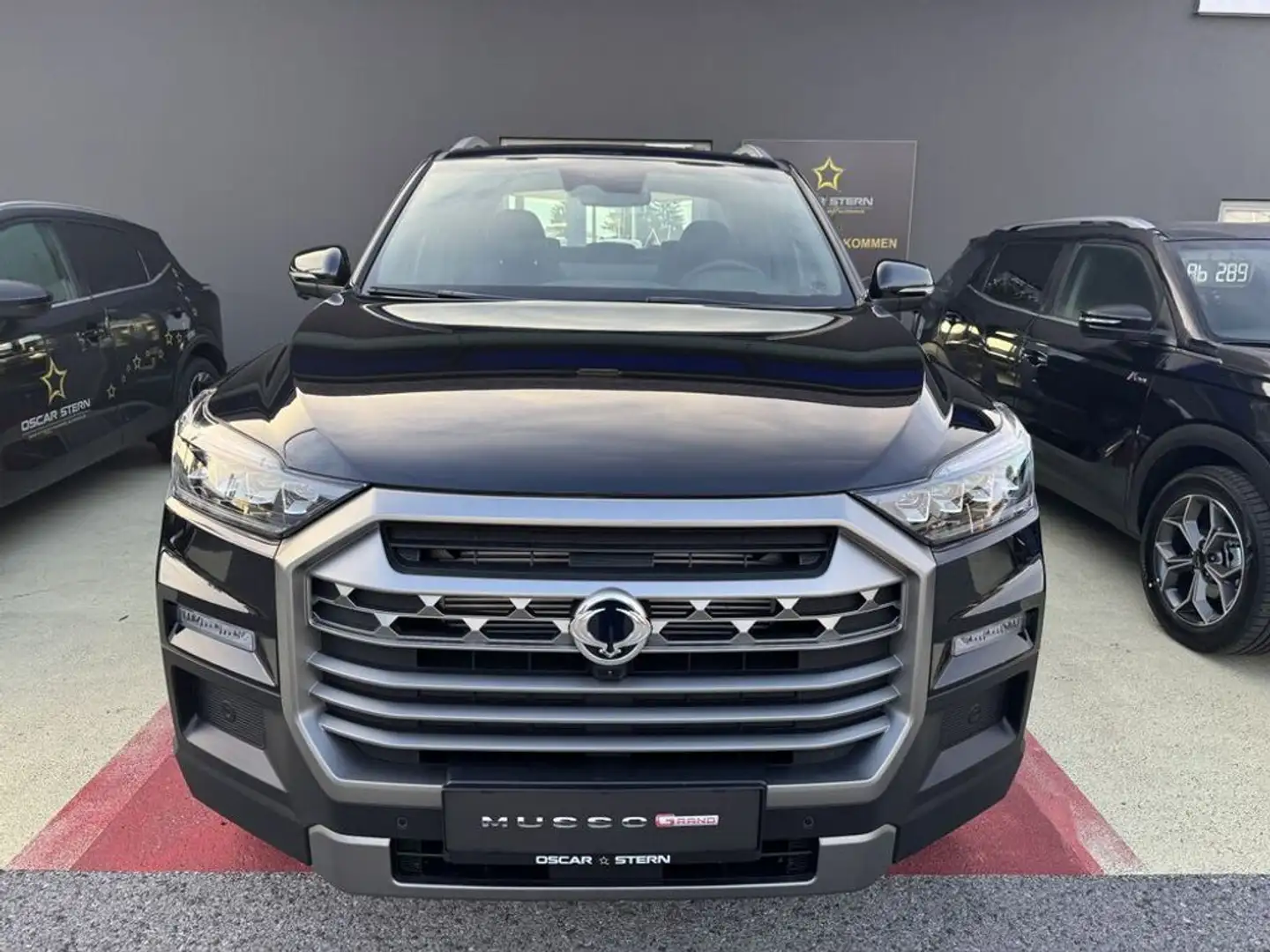 KGM Musso KGM Grand Premium 2,2 e-XDI Diesel AT 4x4 Schwarz - 2