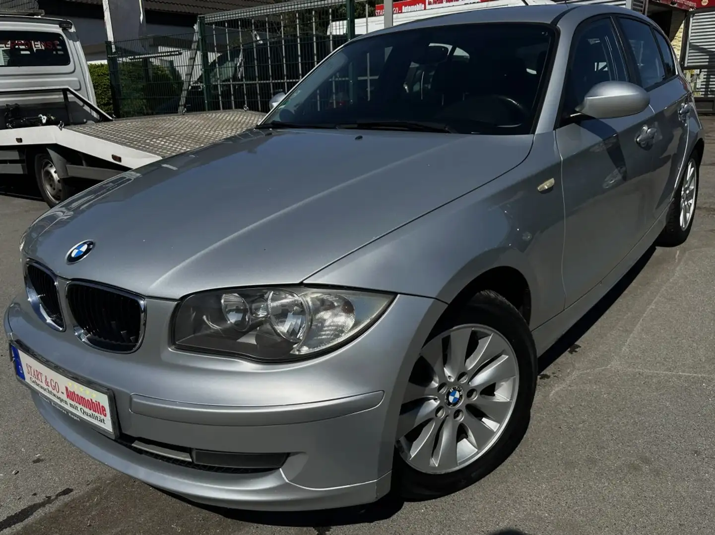 BMW 116 i TÜV NEU 06/27! 2.Hand 6.Gang inkl.1jG Plateado - 1