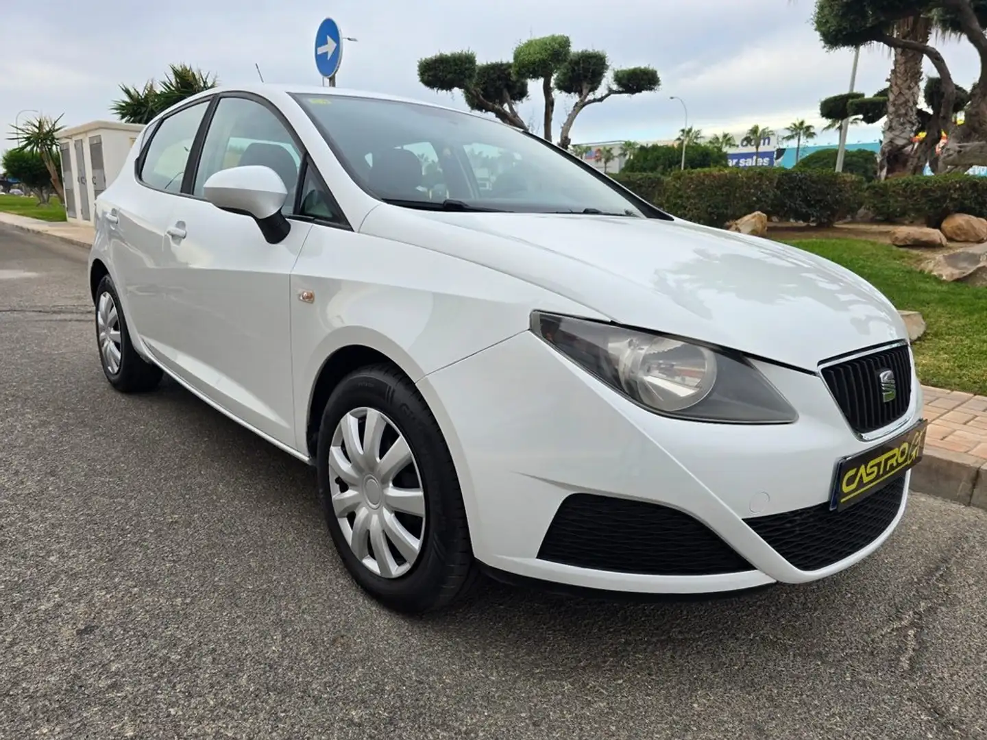 SEAT Ibiza 1.2TDI CR Ecomotive Reference Weiß - 1