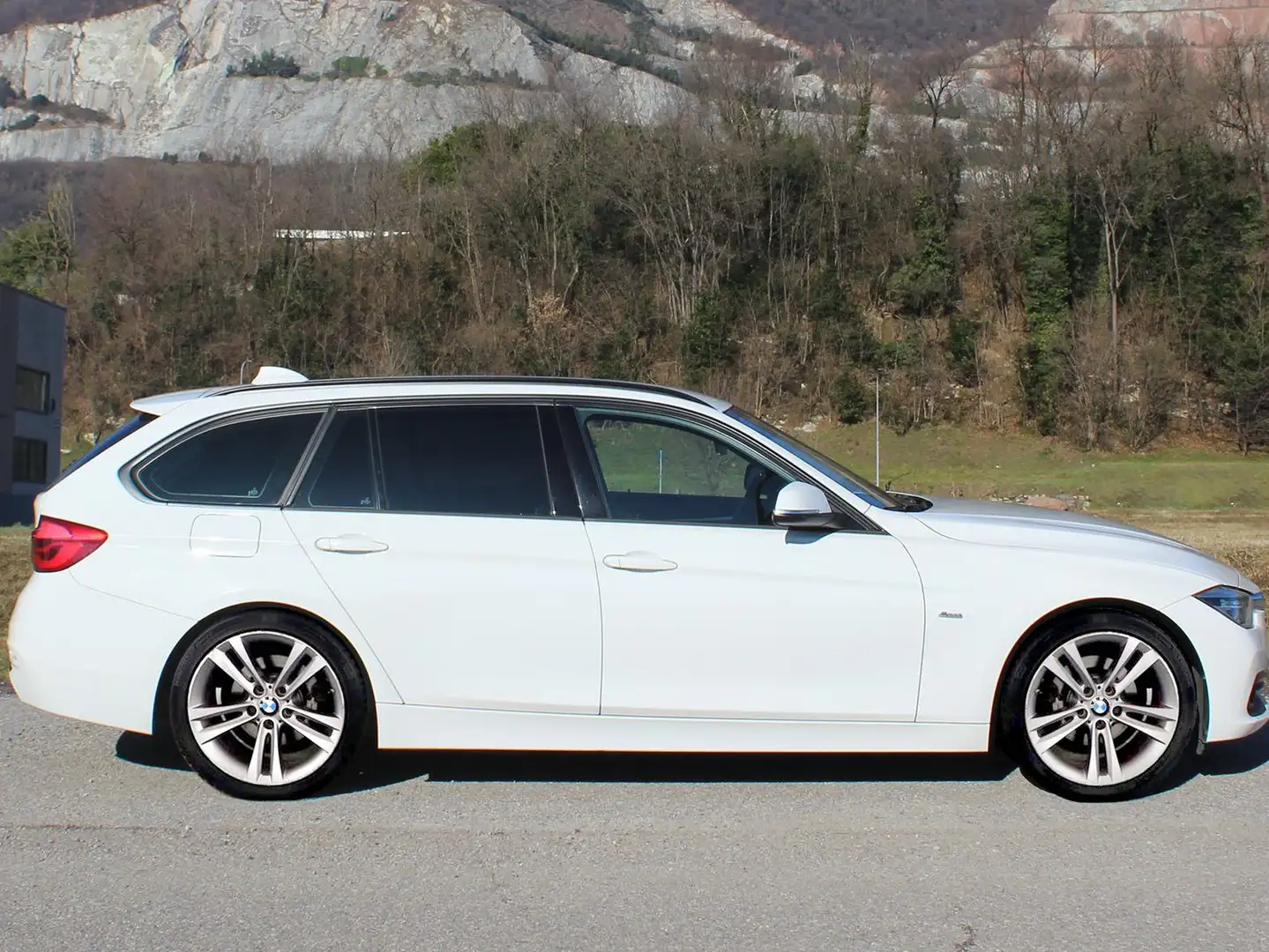 BMW 318 Serie 3 F31 2015 Touring 318d Touring Sport auto Bianco - 1