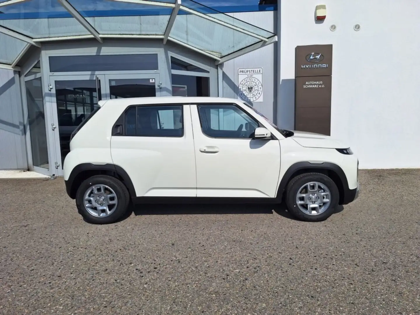 Hyundai Inster Smart Line 49kWh r5s42-P1/2-O1 Weiß - 2