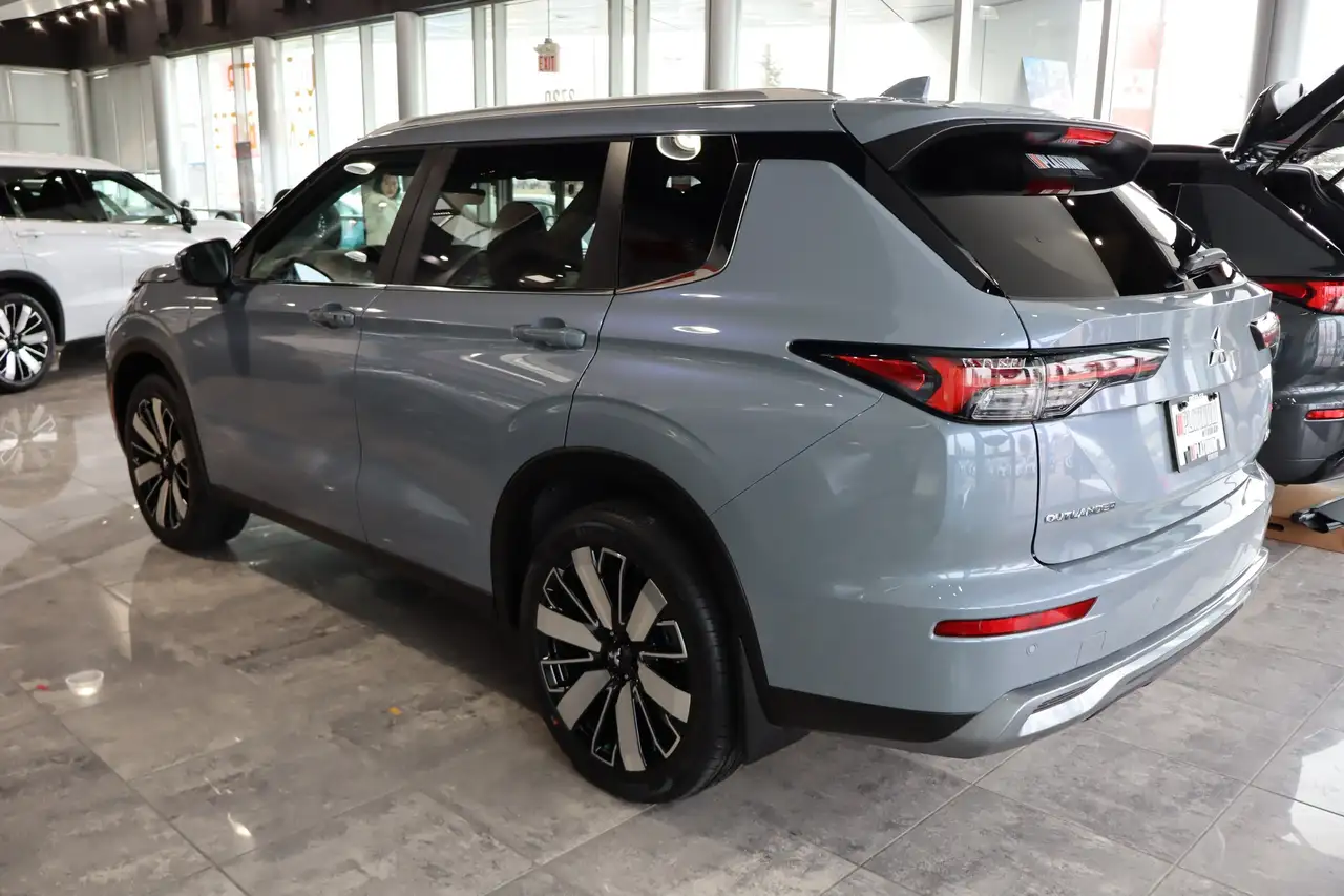 Mitsubishi Outlander снимка Mitsubishi Outlander