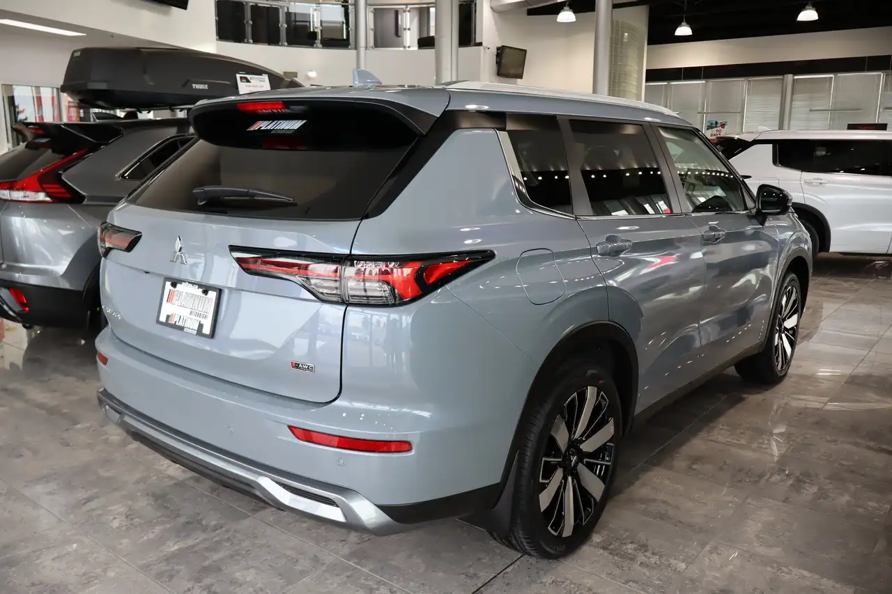 Mitsubishi Outlander снимка Mitsubishi Outlander