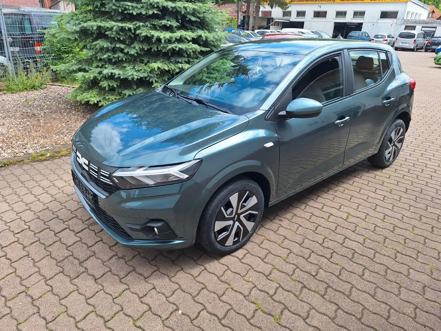 Dacia Sandero III Expression Grün - 2