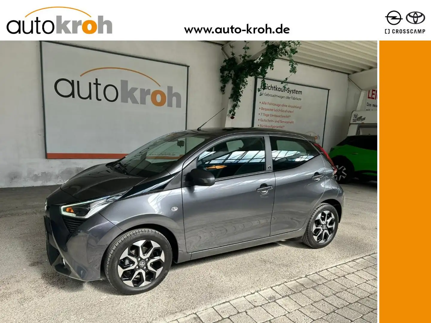 Toyota Aygo x-play Team D Automatik Grau - 1
