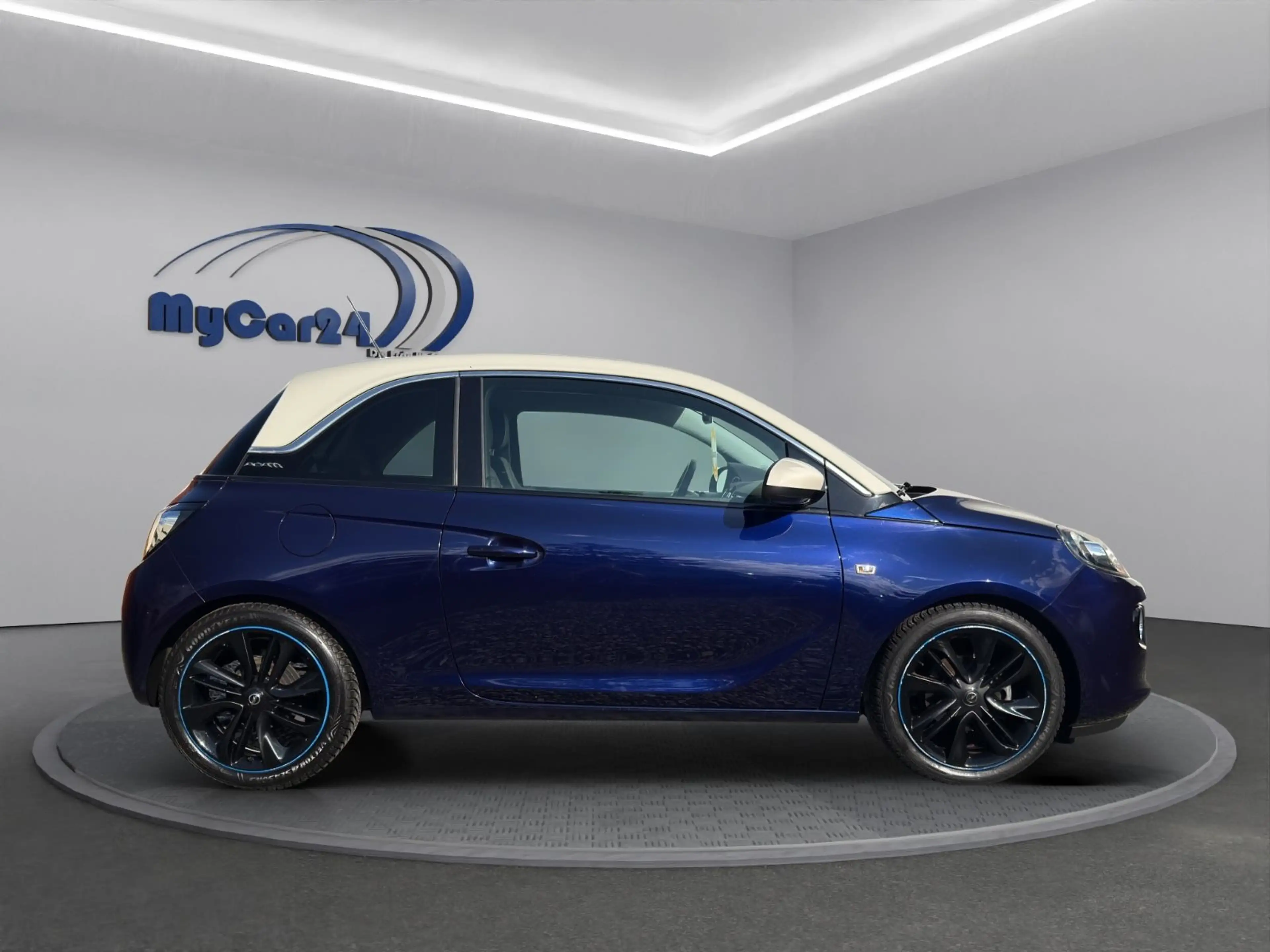 Opel Adam °Autom.°PDC°SZH°T.-Leder°IntelliLink°4Season — photo 14