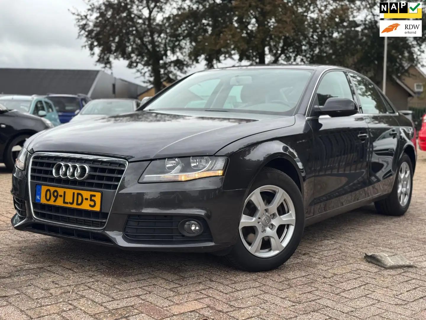 Audi A4 Limousine 2.0 TFSI Pro Line Business AUTOMAAT 1STE Gris - 1