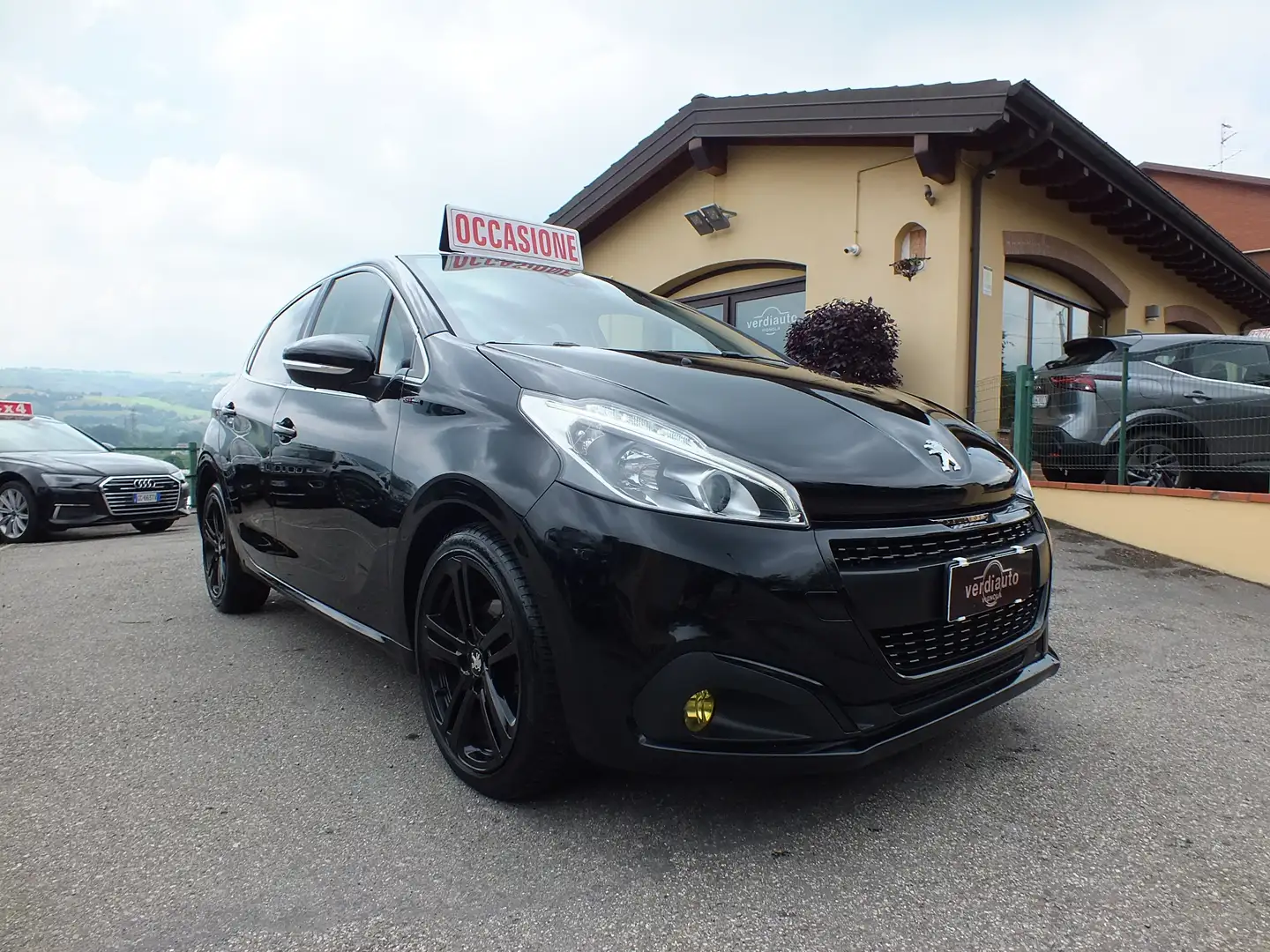 Peugeot 208 GT-LINE TURBO  110 CV -NAVI-RETROCAMERA,CRUISE.C Zwart - 1