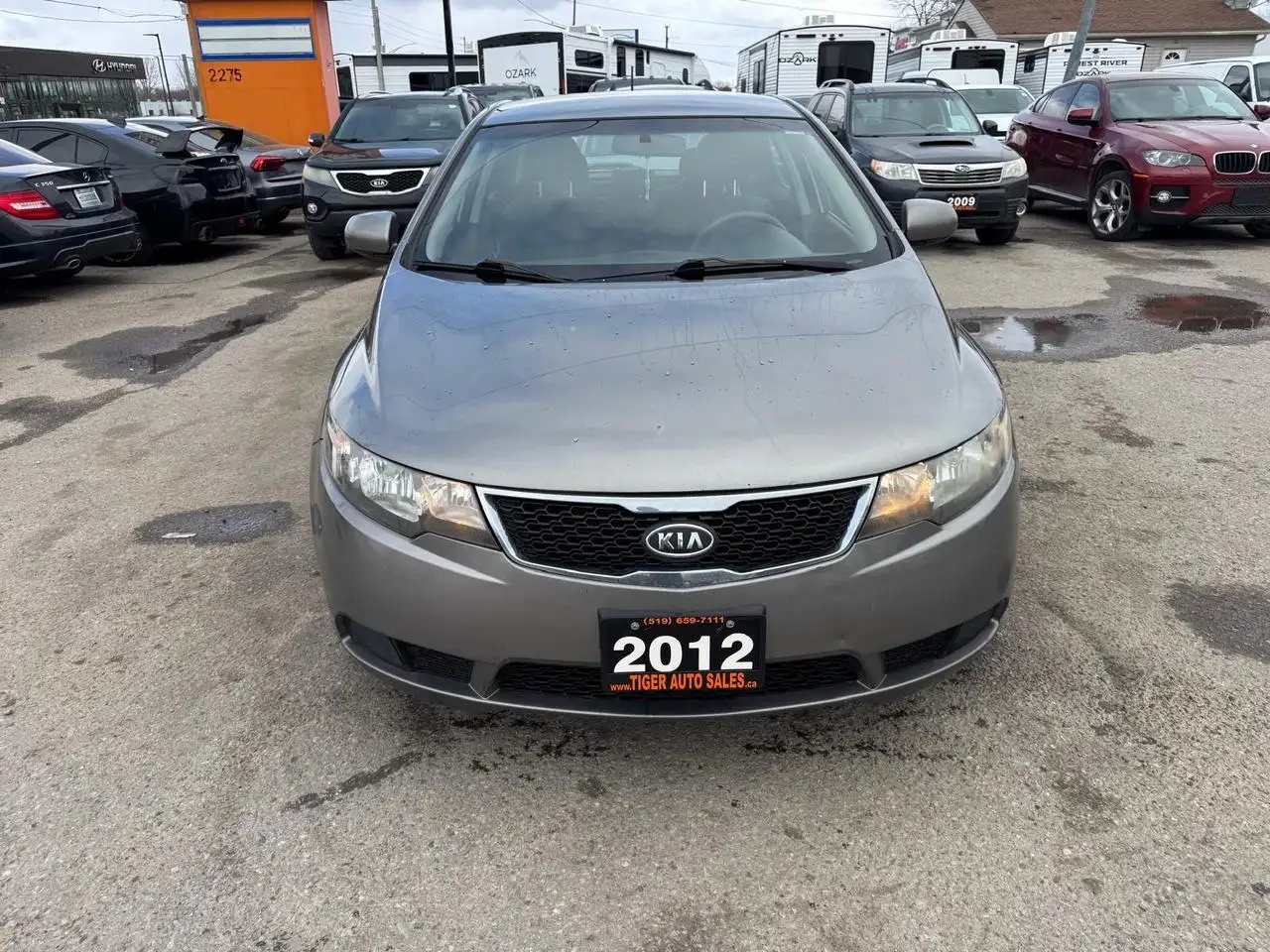Kia Forte снимка Kia Forte