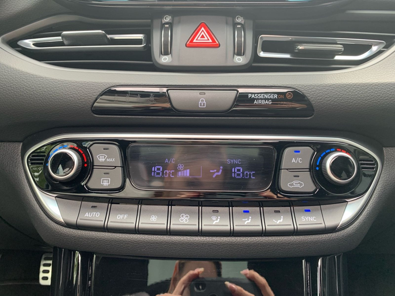 Hyundai i30 1.5 T-GDI N Line Kombi Pano Allwetter — photo 11