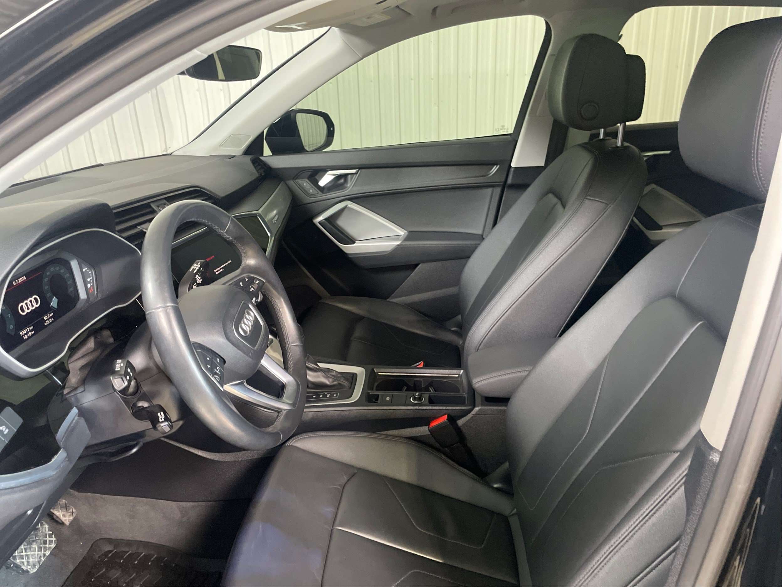 2022 Audi Q3 KOMFORT AWD Cuir Toit Mags Sièges chauffants Camér — снимка 1
