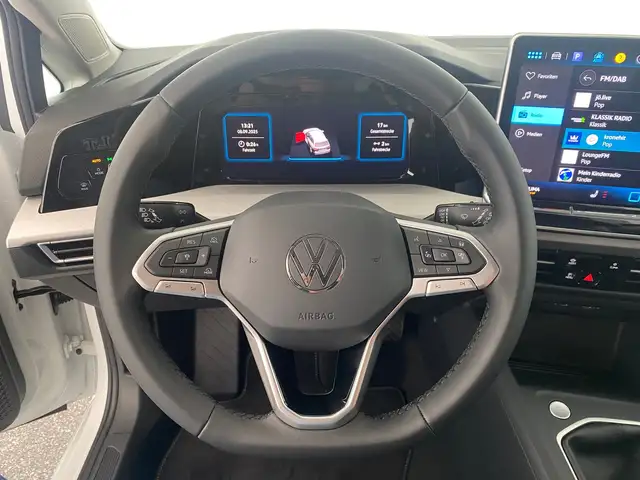Volkswagen Golf view 12