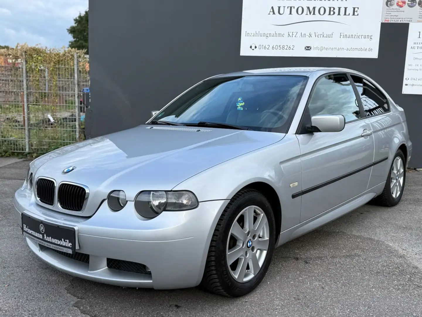 BMW 318 ti Compact M-Paket *LEDER*ALU*SHZG*HU/AU NEU* Silber - 1