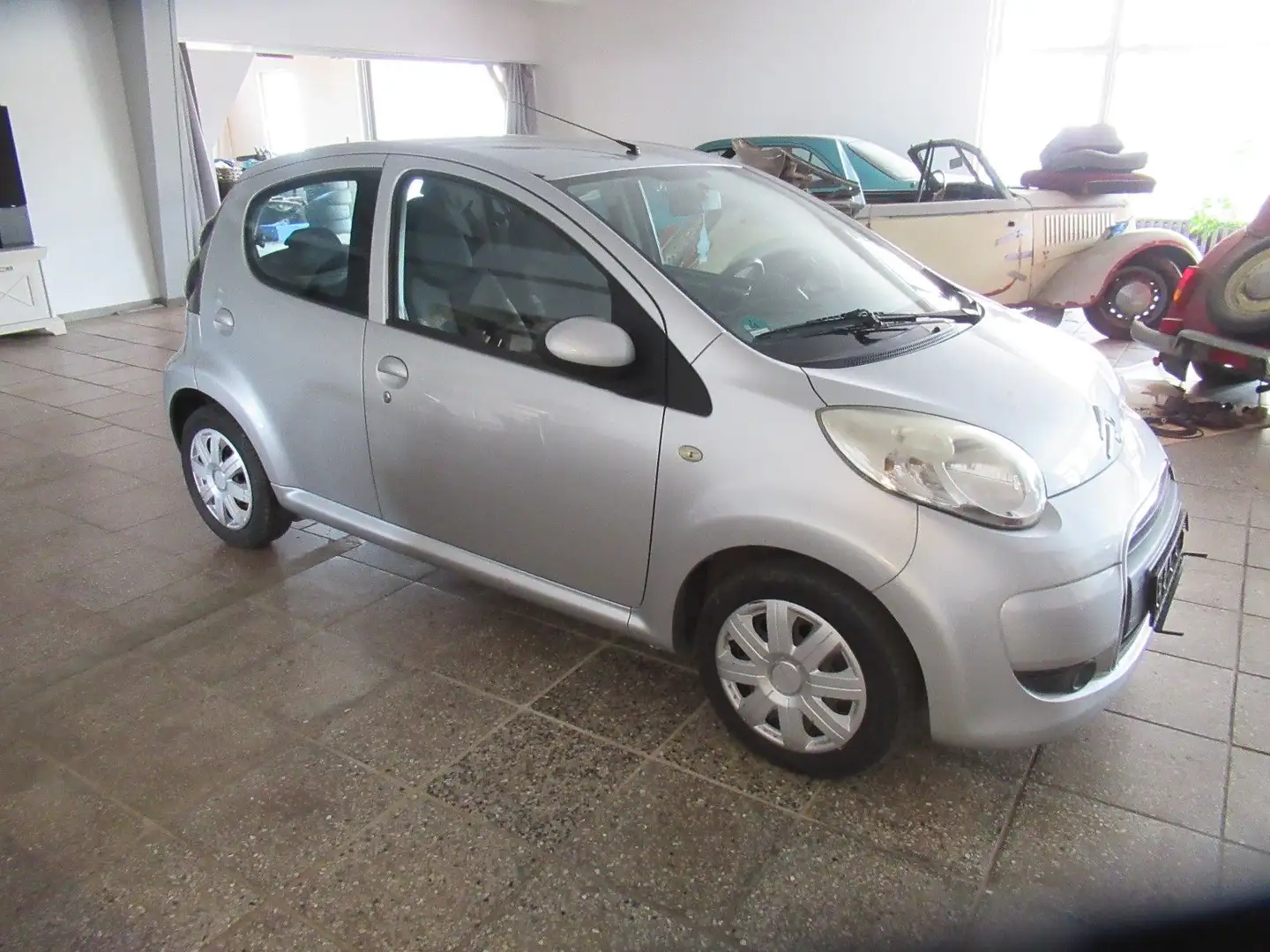 Citroen C1 1.0 Style AUTOMATIK, KLIMA Silber - 2
