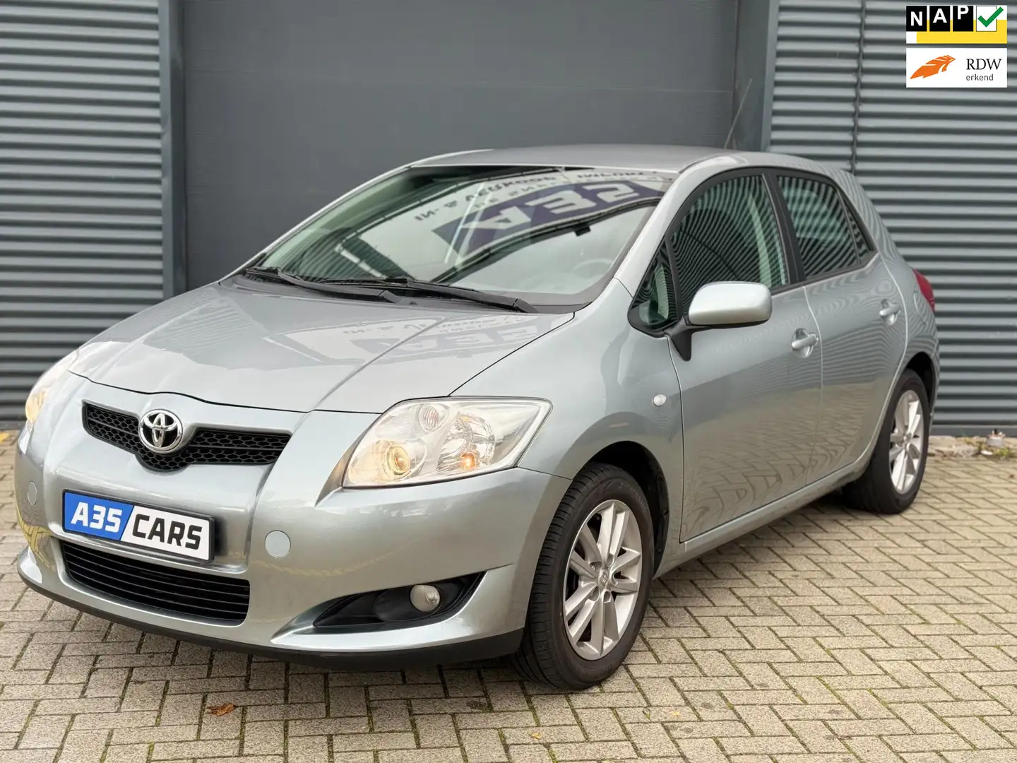 Toyota Auris 1.6-16V Dynamic |PDC|AIRCO|TREKHAAK|APK Grijs - 1