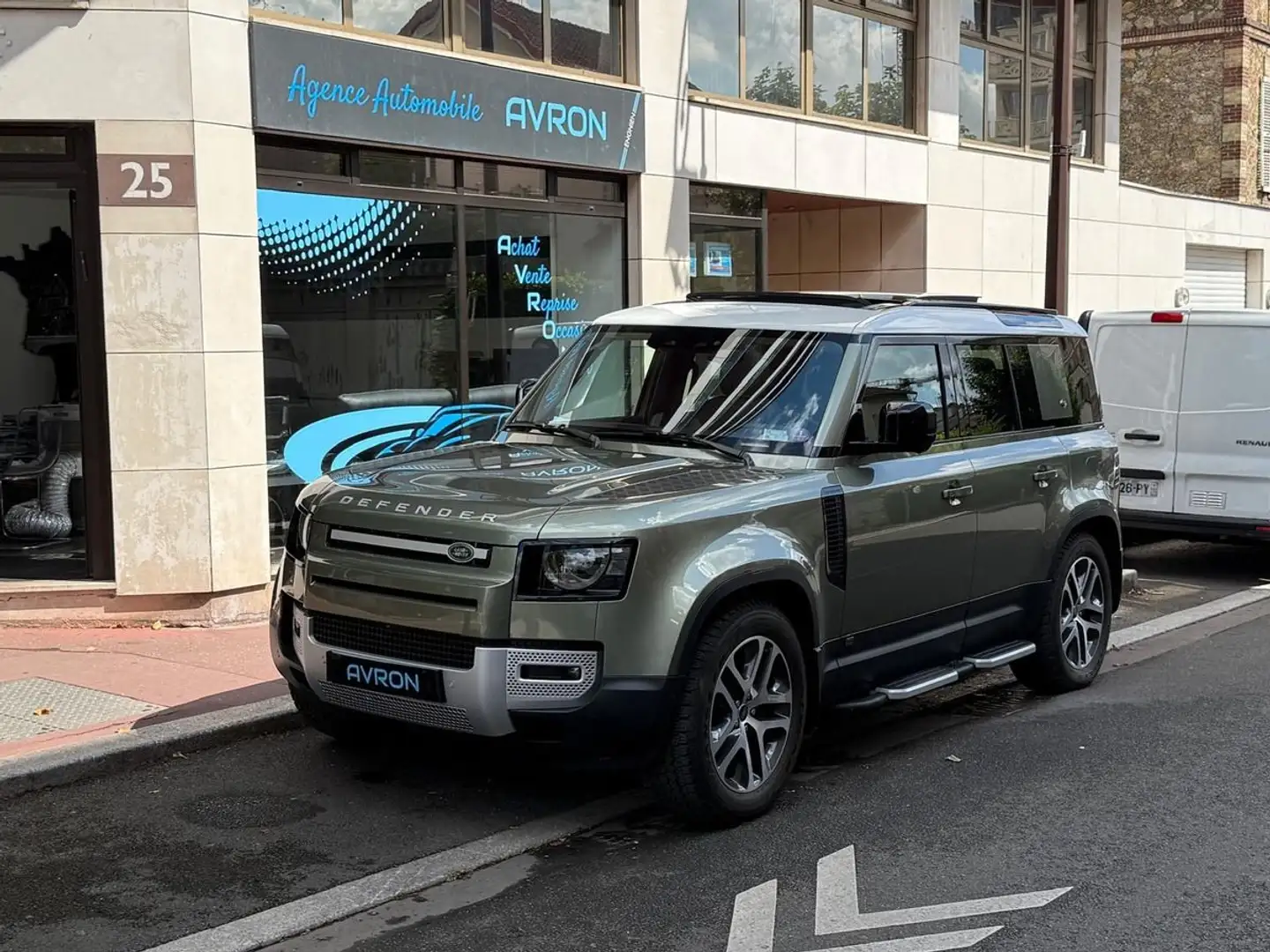 Land Rover Defender IV 110 P400E PHEV SE BVA8 Vert - 1