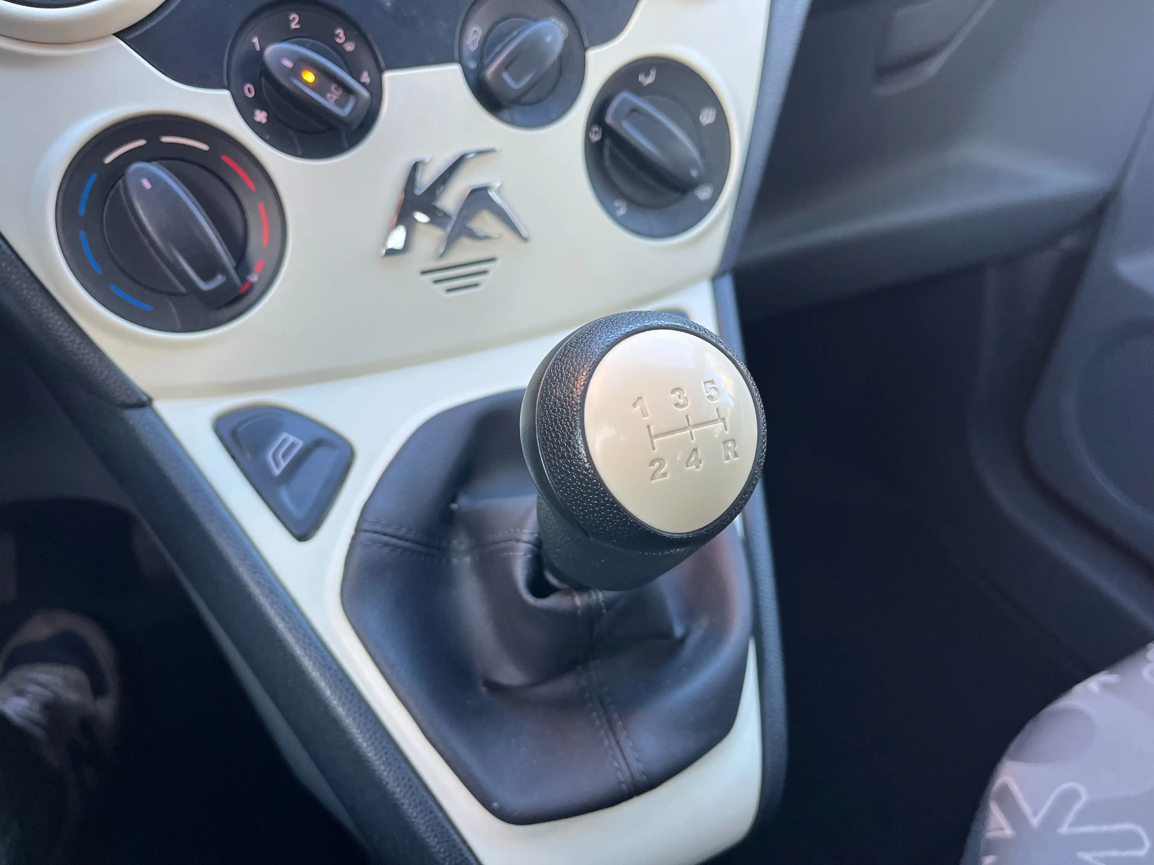 Ford Ka/Ka+ Ka 1.2/AIRCO/1E EIGENAAR/NIEUWSTAAT/SENSOREN/AUX — photo 15