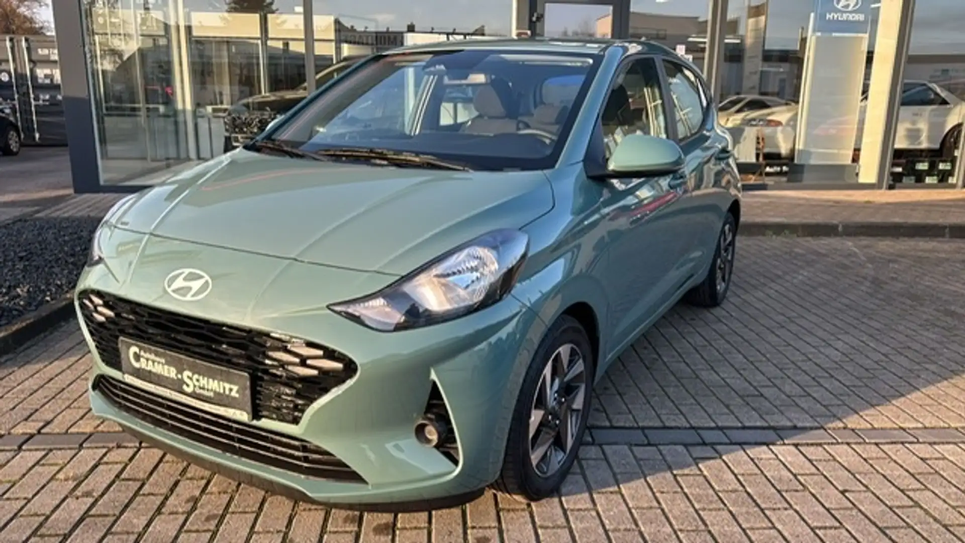 Hyundai i10 1.0 Benzin Trend Navi Klima Grün - 2