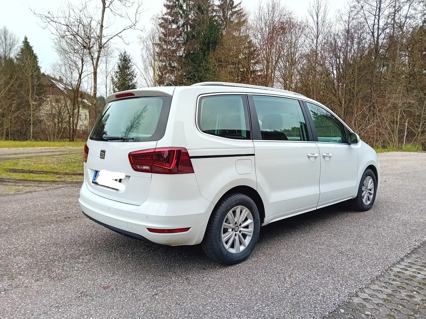 SEAT Alhambra Executive Plus 2,0 TDI CR DSG White - 1