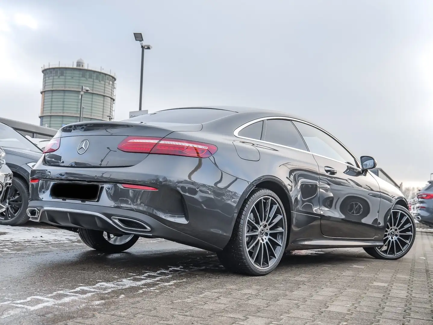 Mercedes-Benz E 220 Coupé AMG Line Pano Multibeam MBUX Burmester Distr Grau - 2