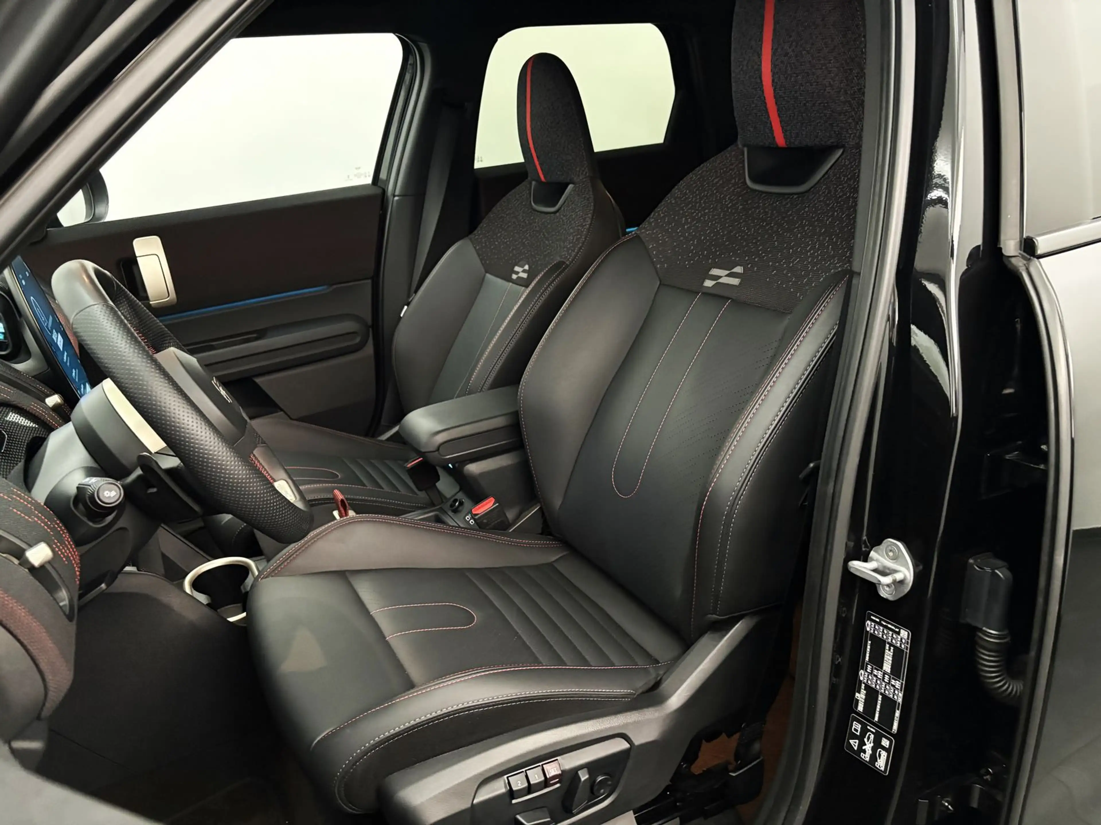 MINI John Cooper Works Countryman JCW ALL4 John Cooper Works Trim XL-Paket — photo 11