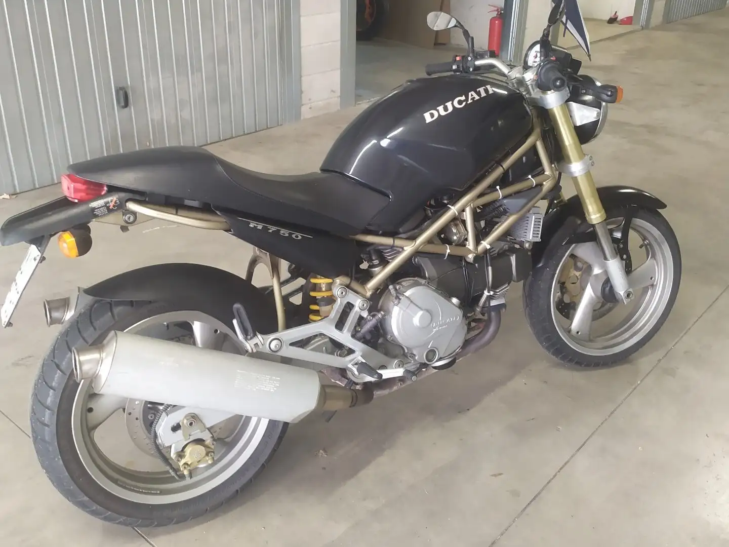 Ducati Monster 750 Black - 2