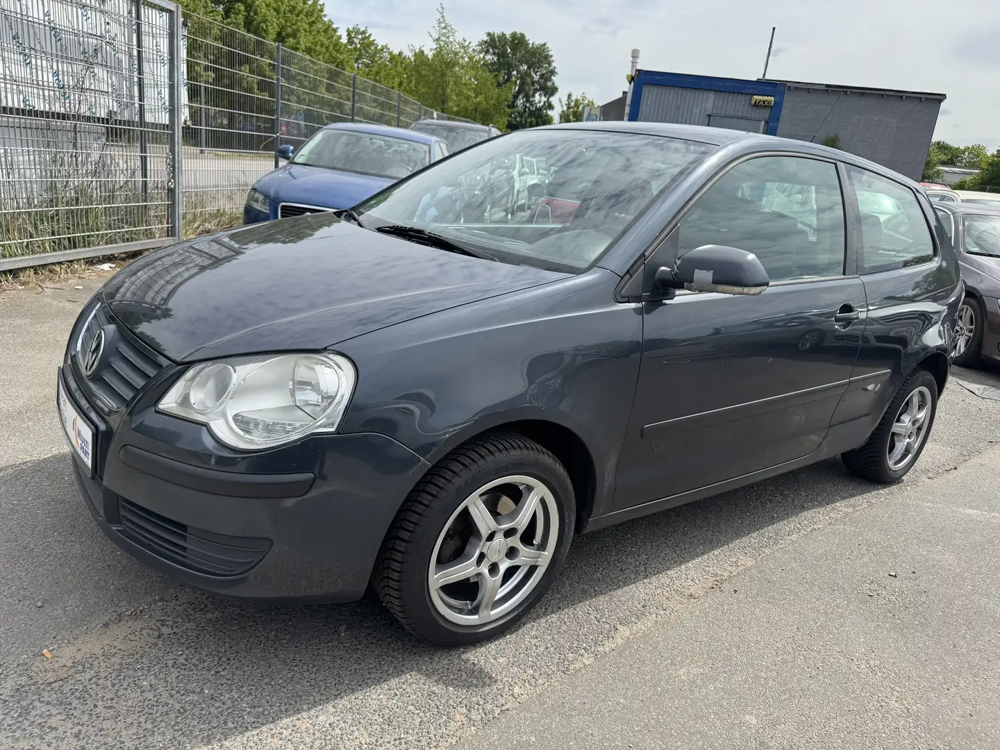 Volkswagen Polo 1.2 Comfortline für Anfäner / lieferservice Šedá - 2