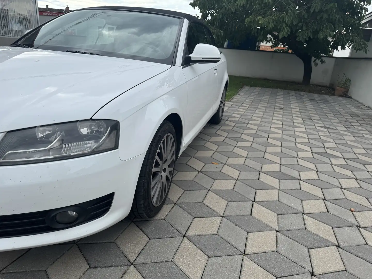 Audi A3 Cabriolet 1,9 TDI Attraction DPF - 2