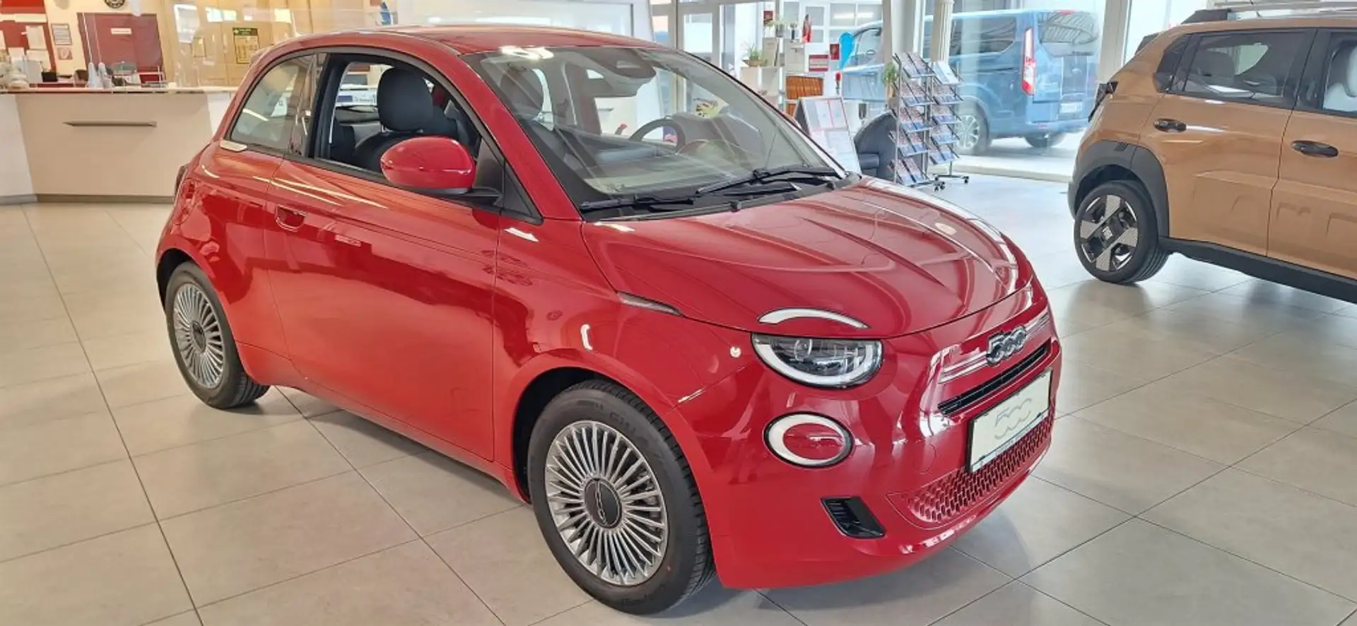 Fiat 500 Hatchback Hybrid Torino 48 kW, 65 PS, 999 ccm Rot - 2