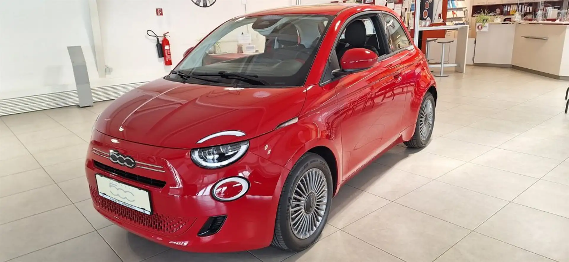 Fiat 500 Hatchback Hybrid Torino 48 kW, 65 PS, 999 ccm Rot - 1