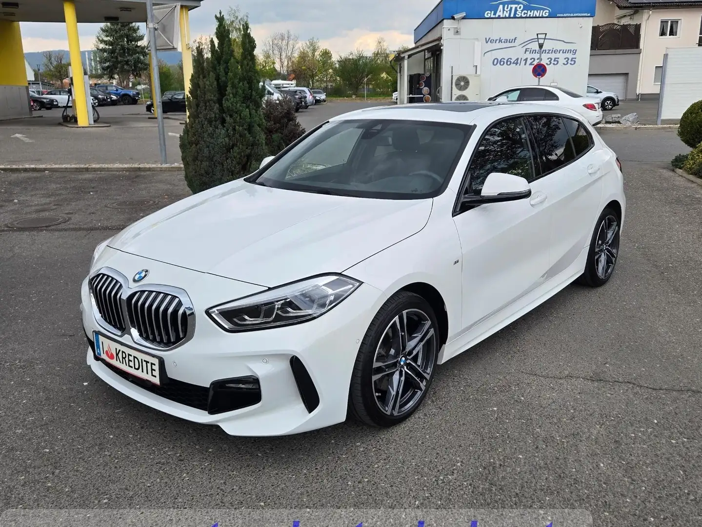BMW 118 118 d M Paket*Rückfahrk. *Panoramad.*Abstandst* Weiß - 1