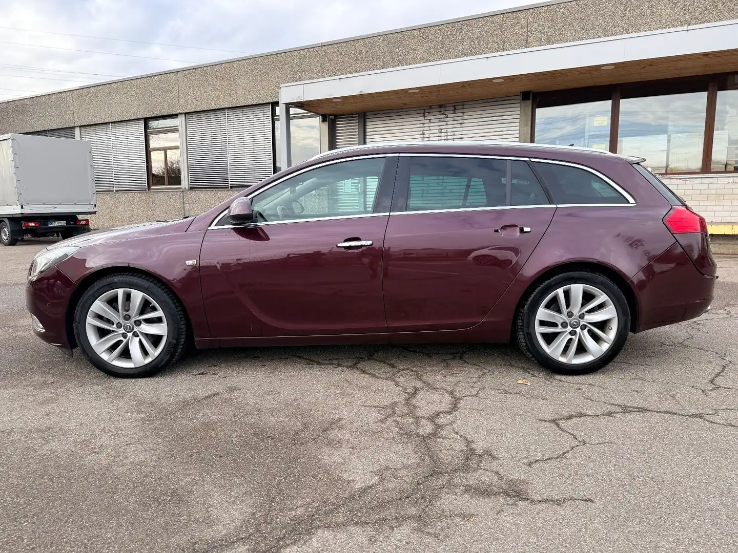 Opel Insignia A Sports Tourer Innovation Rot - 2