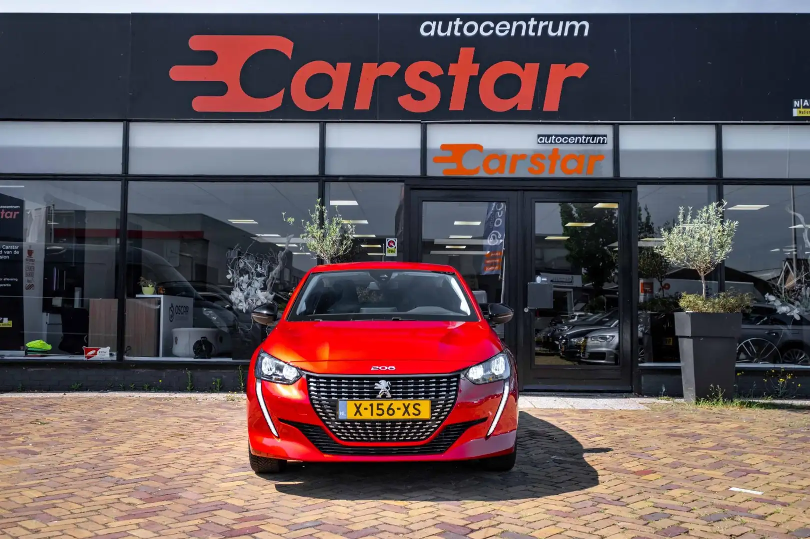 Peugeot 208 1.2 PureTech Allure|Cruise|Airco|Pdc| Rouge - 2